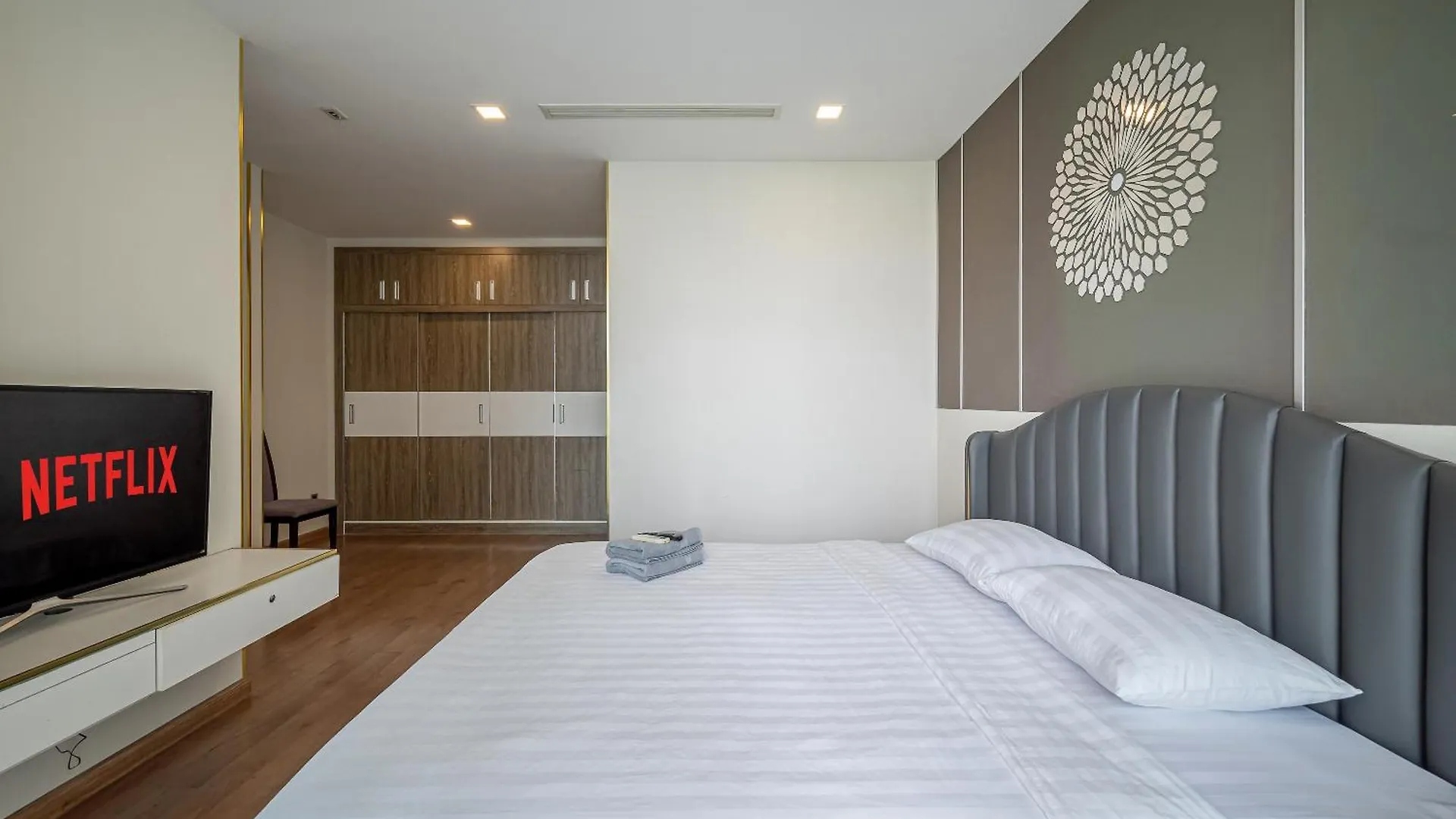 Apartament Ri'S House - Can Ho Vinhomes Landmark Ho Chi Minh Wietnam